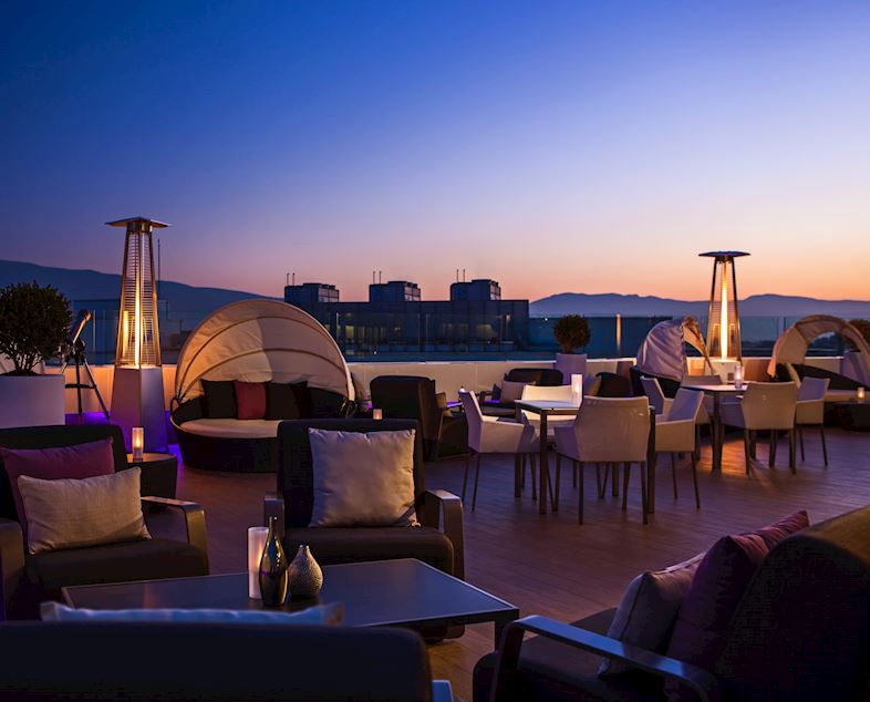 Skyfire Restaurant & Bar'da Günbatımının Tadını Çıkarım